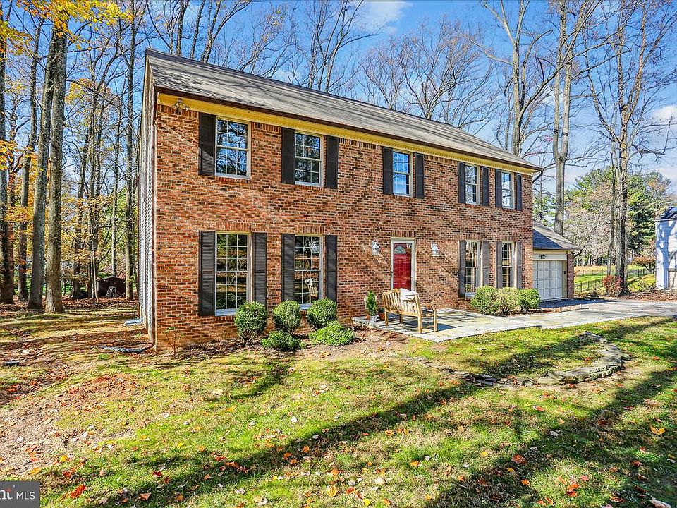 2nd image of 313 Greenspring Ln