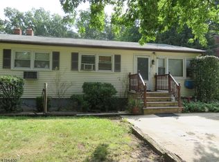 28 Jeff St, Edison, NJ 08837