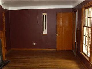 2nd image of 19520 Lake Shore Blvd