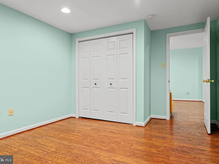 644 Robinson Ln — Photo 45