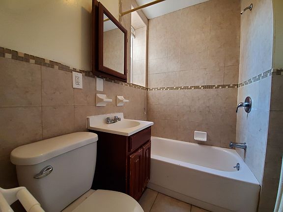 5th image of 31 Kensington Ave #21E