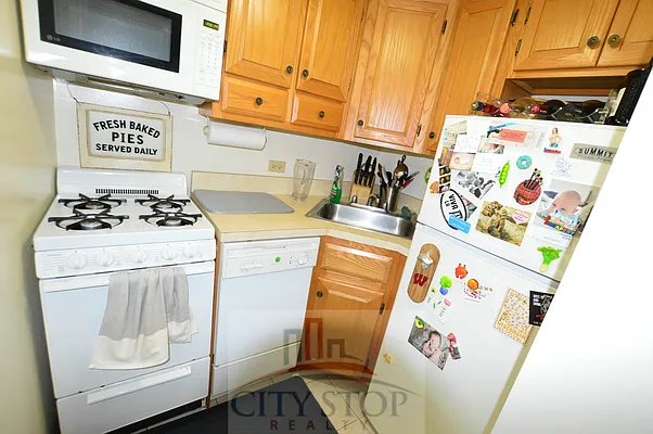 Rented by City Stop Realty | media 11