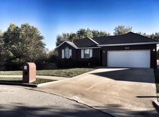 802 S Creekwood Ct, Nixa, MO 65714