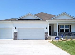 1050 Hillside Pl, Polk City, IA 50226