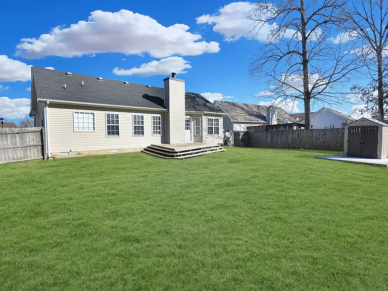 423 Athena Dr — Photo 19