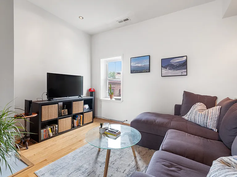 2103 Green St #3F — Photo 10