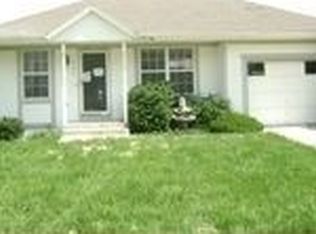 404 Willow St, Peculiar, MO 64078