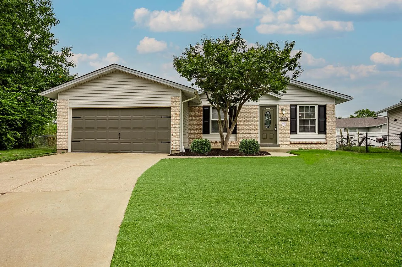 1434 Monopoly Dr photo 1