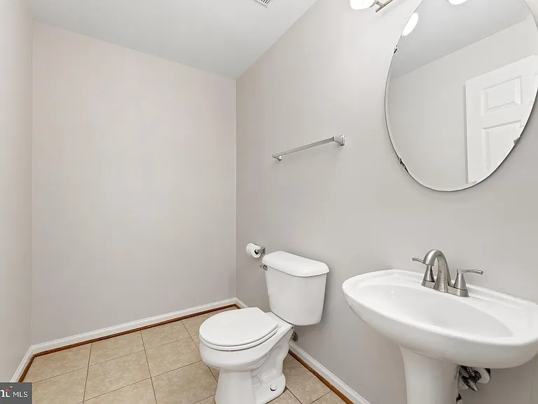 13700 Barksdale Dr — Photo 41