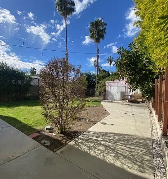 459 S Holt Ave — Photo 38