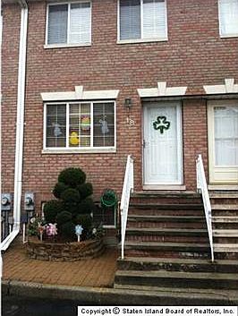 1st image of 18 Lillie Ln