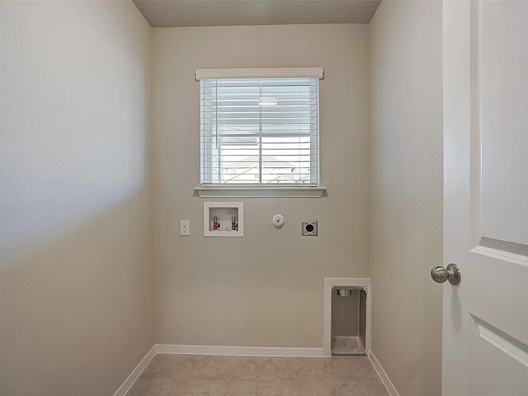 171 White Dunes Dr — Photo 6