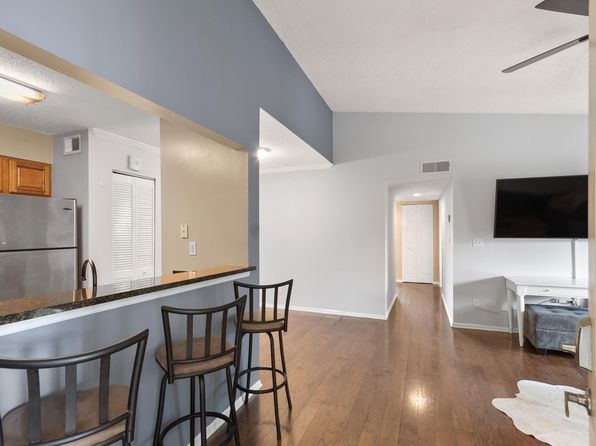 120 15th St E APT 218, Tuscaloosa, AL 35401