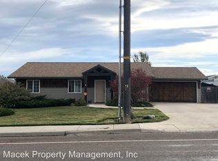 1308 Park Garden Rd, Great Falls, MT 59404