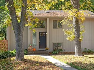 1815 Black Oaks Ln N, Plymouth, MN 55447