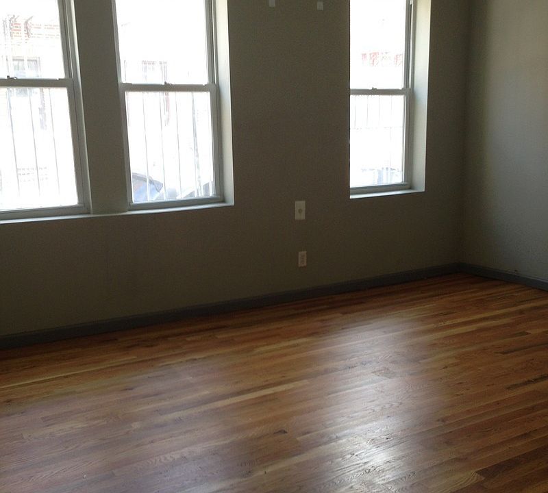 1st image of 1564 Lincoln Pl APT 1R