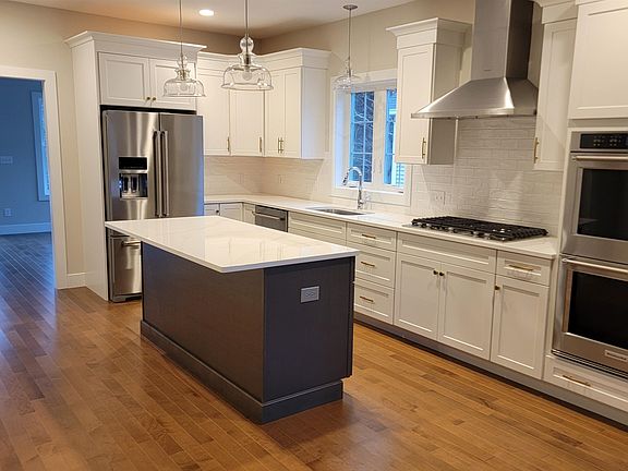 5th image of 62 Mulberry Lane #11
