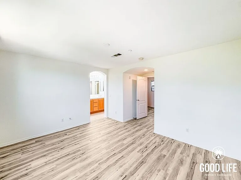 264 Marquette Ave — Photo 12