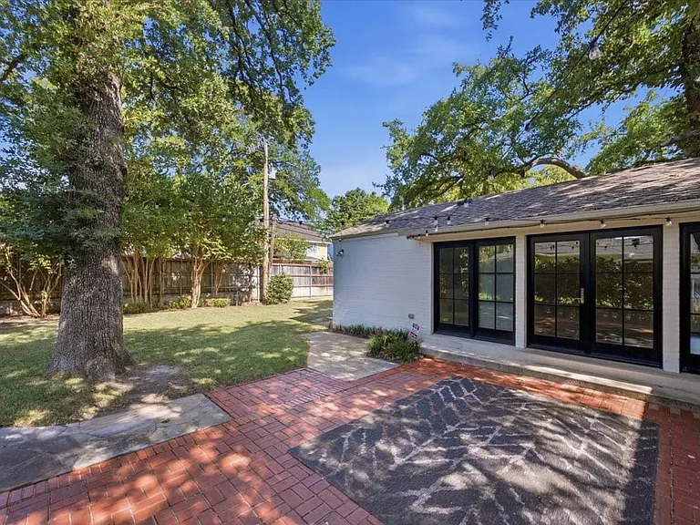 329 Eastwood Ave — Photo 34