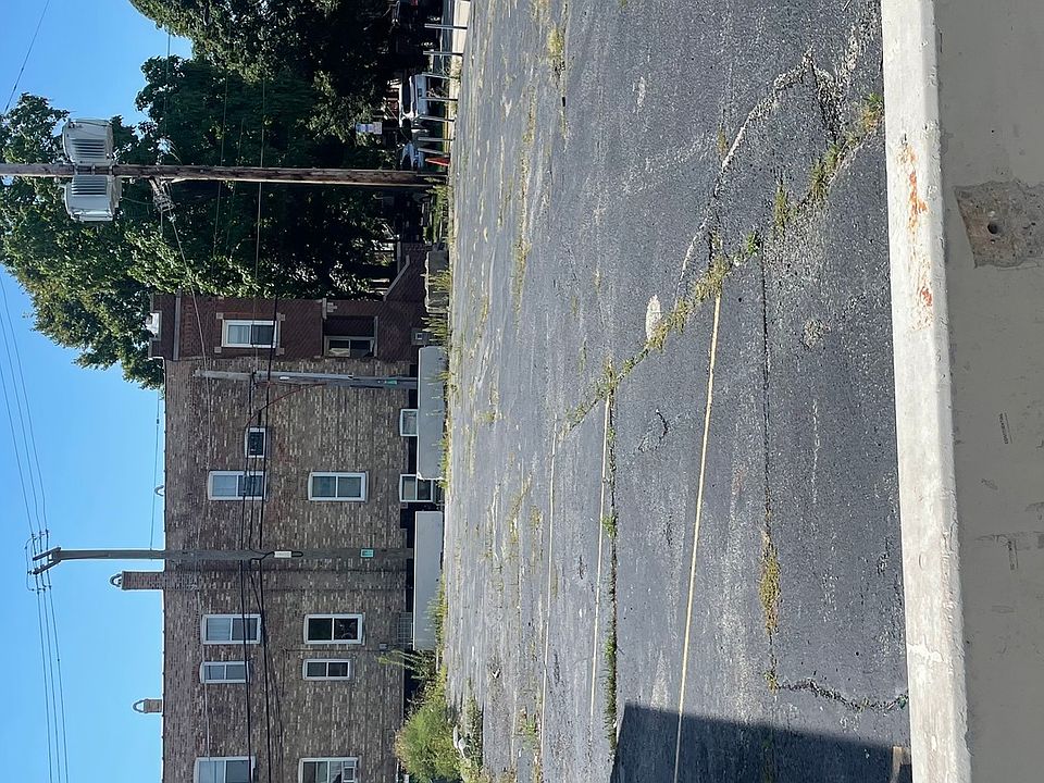 2nd image of 6045 W Cermak Rd