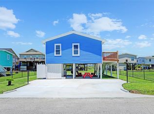 4015 Reeves Dr, Galveston, TX 77554