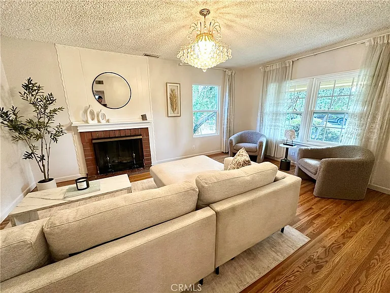 6220 Etiwanda Ave — Photo 3
