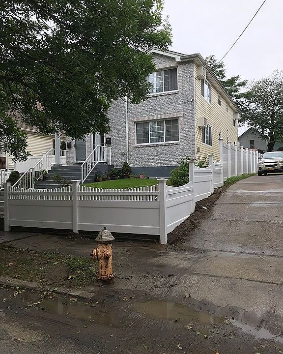 1st image of 11420 142nd St