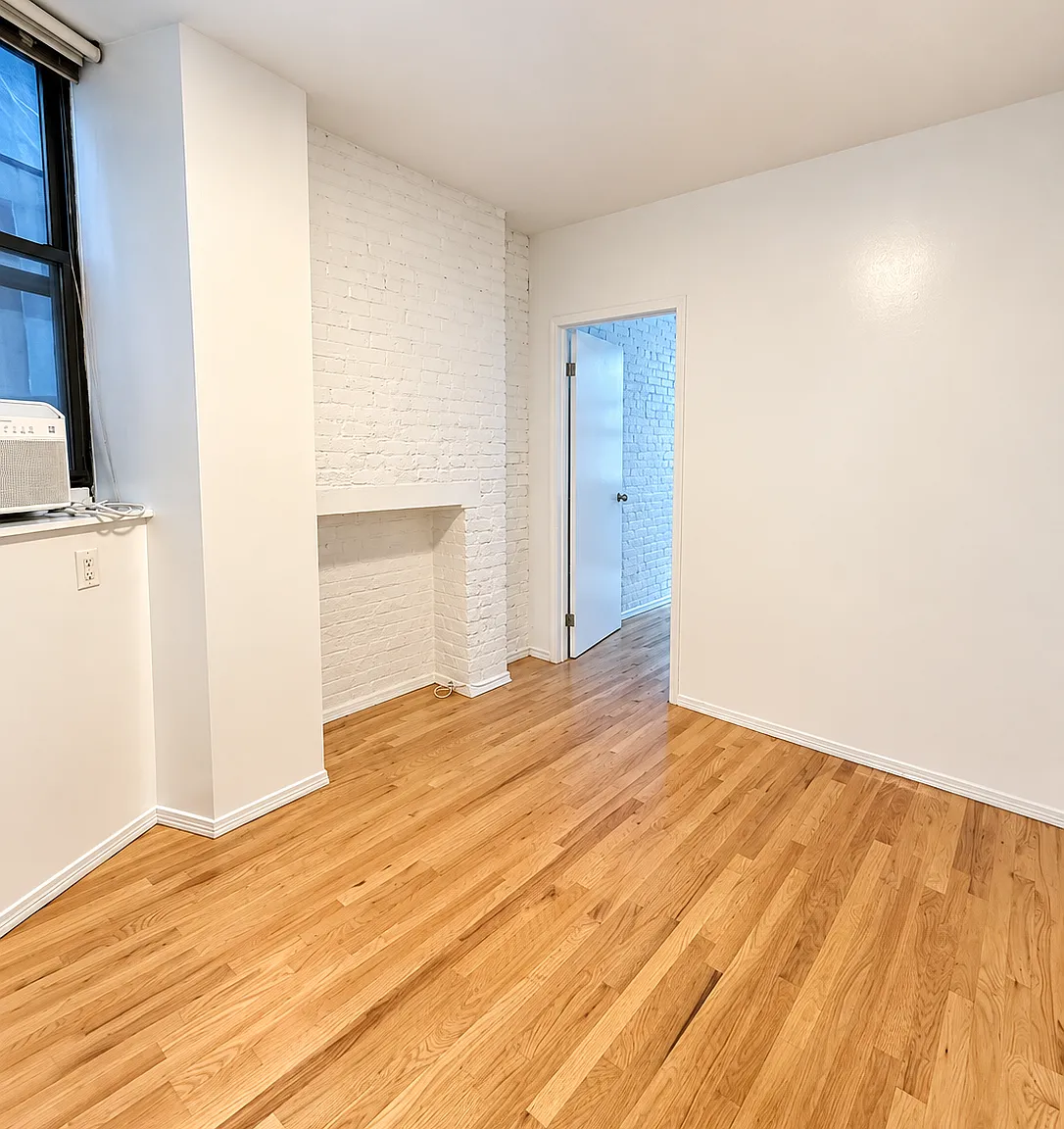 52 MacDougal Street — Photo 3