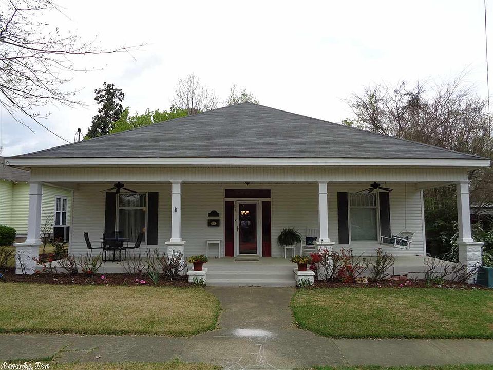 1st image of 304 Hardin St