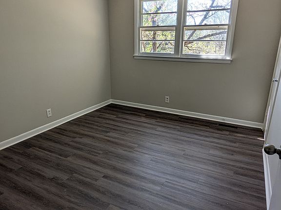 4th image of 806 Winthorne Ct