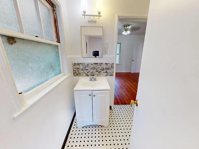 318 Braddock Ave #1 — Photo 13