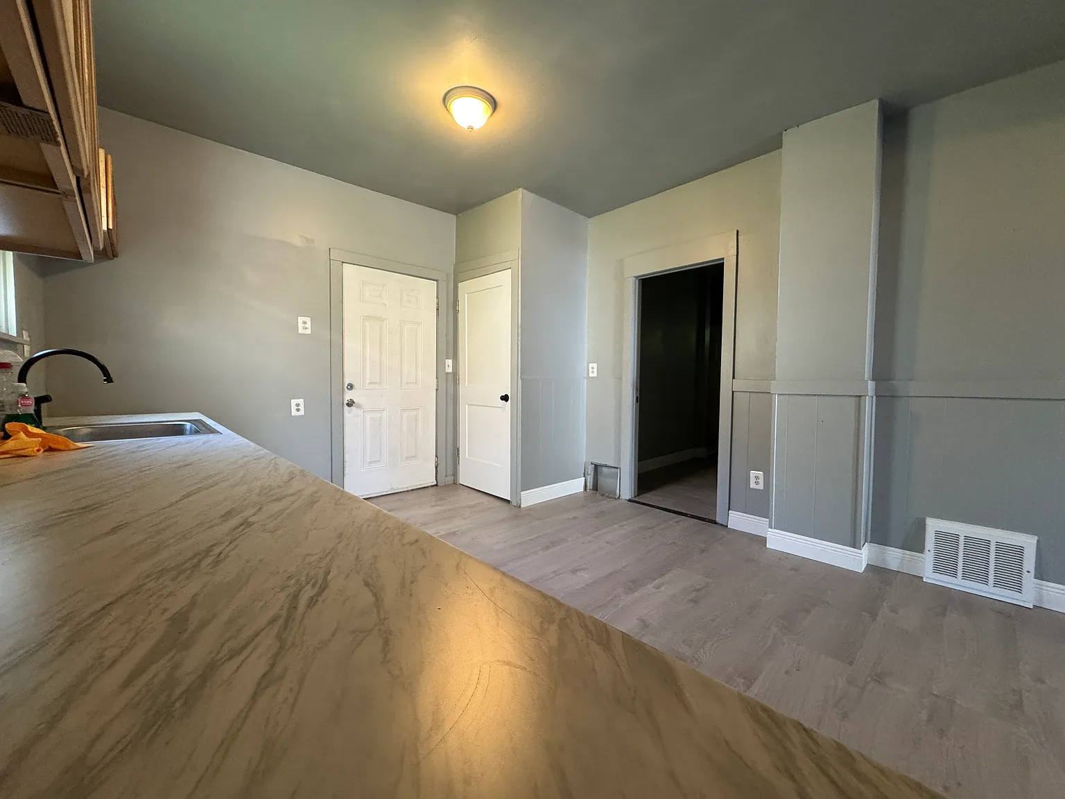 3 bed, 1000 sqft, $1,600 — Photo 4