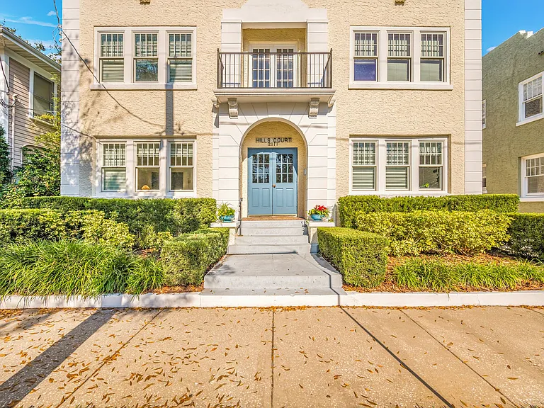 2115 W Hills Ave — Photo 2