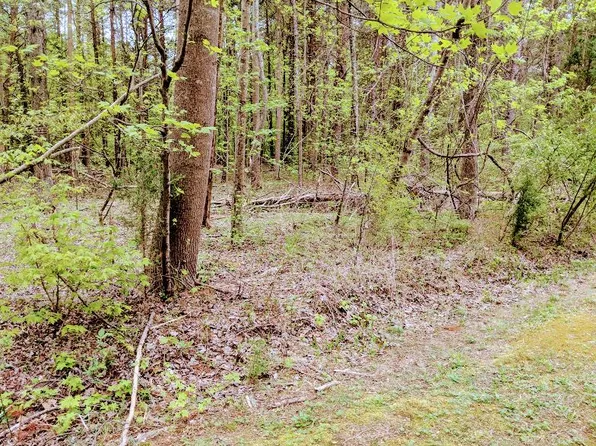 Occoneechee Dr, Clarksville, VA 23927