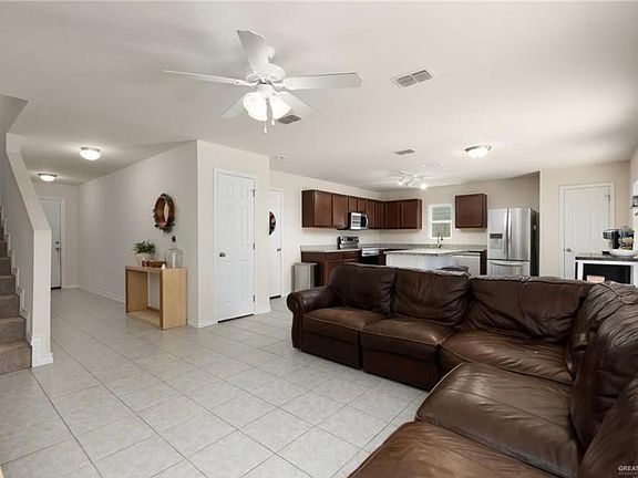 3rd image of 601 Eastwood Ln