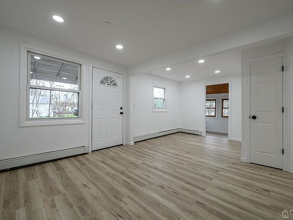 5th image of 5 Lawrie Ave