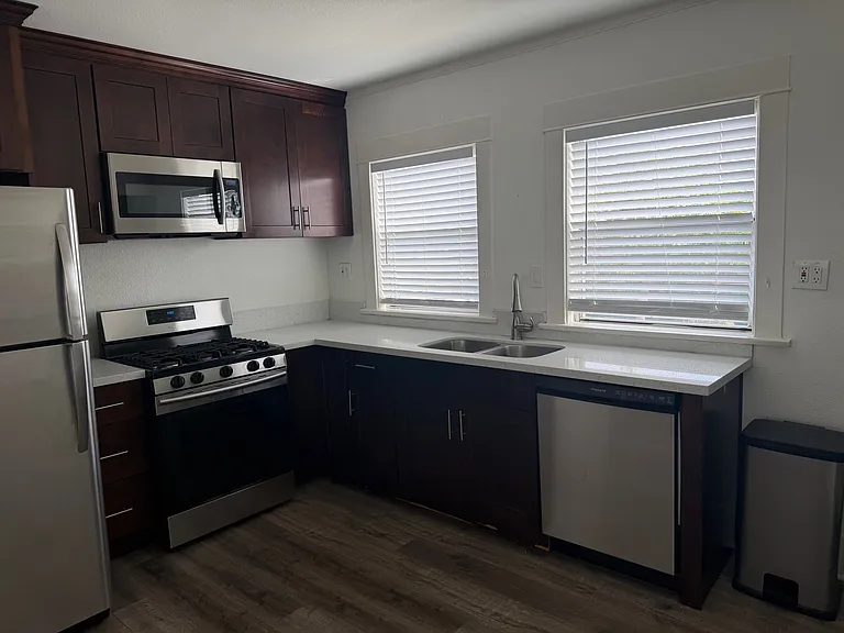 1137 S Cabrillo Ave — Photo 6