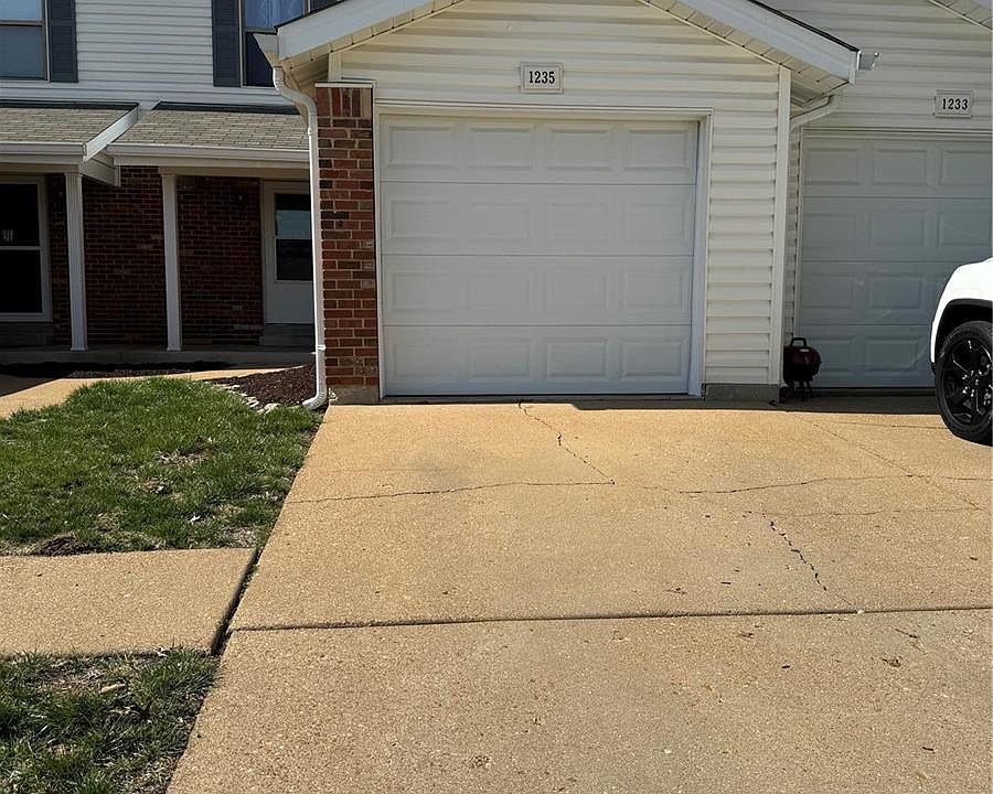 1st image of 1235 Cliffridge Ln