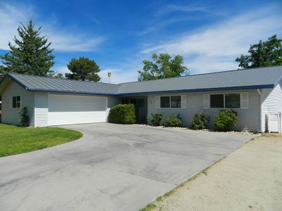 237 Sierra Grande St, Bishop, CA, 93514