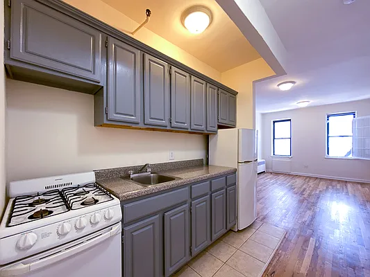 Rented by Compass | media 22