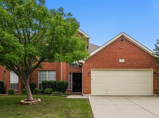 53 Lucas Ln, Edgecliff Village, TX 76134