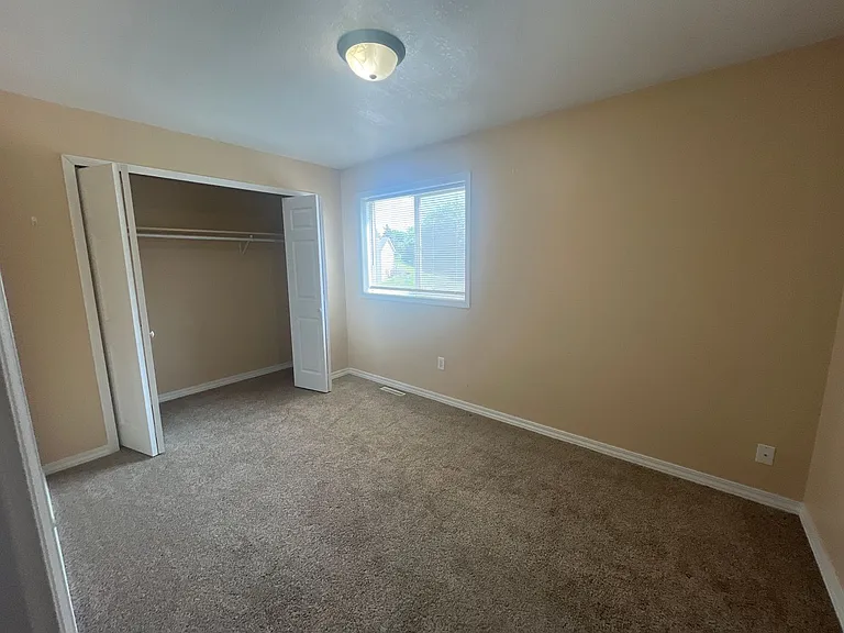 886 Wescott Sq — Photo 10