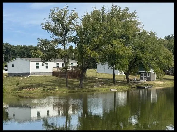 201 S Lake Cir, Cairo, MO 65239