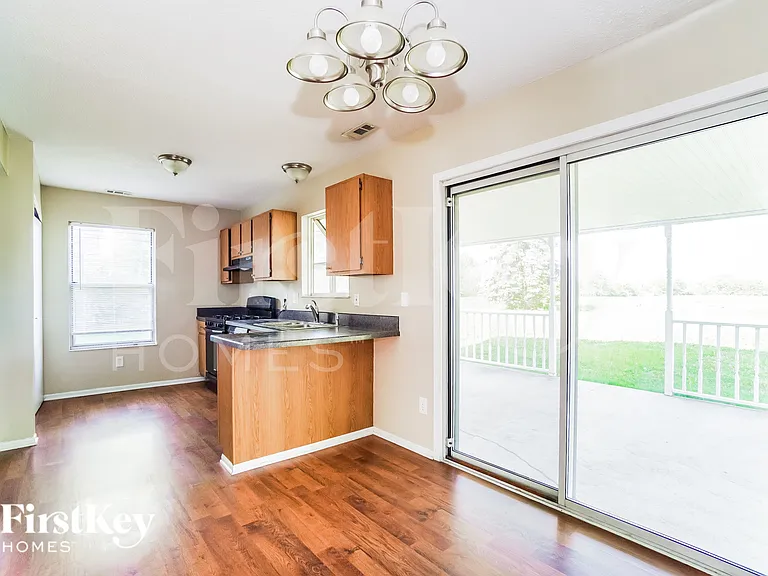 6266 Glencairn Cir — Photo 5