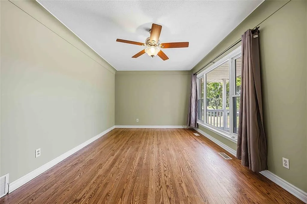 3 bed, $2,300 — Photo 3