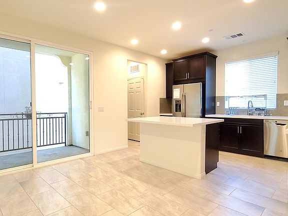 3rd image of 793 Plum Ln