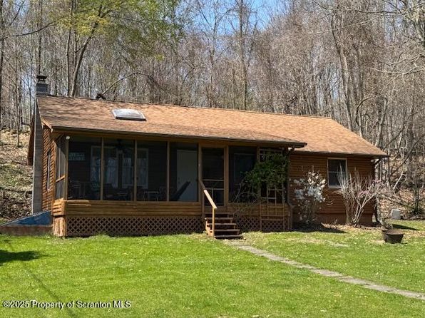 25 Shore Dr, Tunkhannock, PA 18657