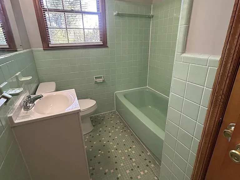 2221 Hooklawn Dr — Photo 11