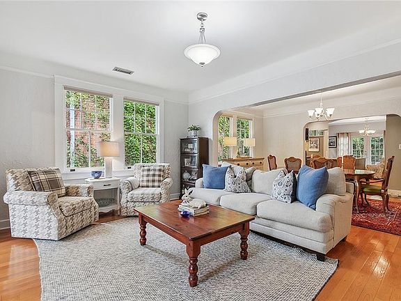 5th image of 89 Versailles Blvd