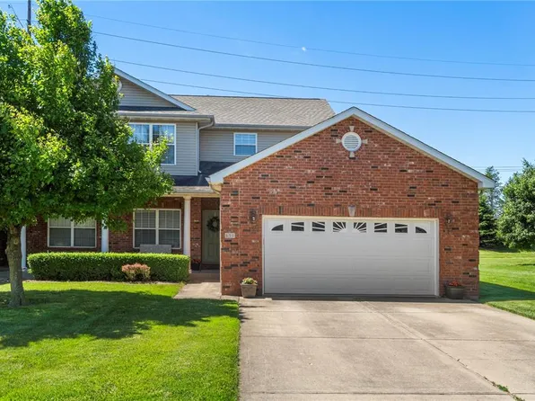 651 Titan Dr, O'Fallon, IL 62269